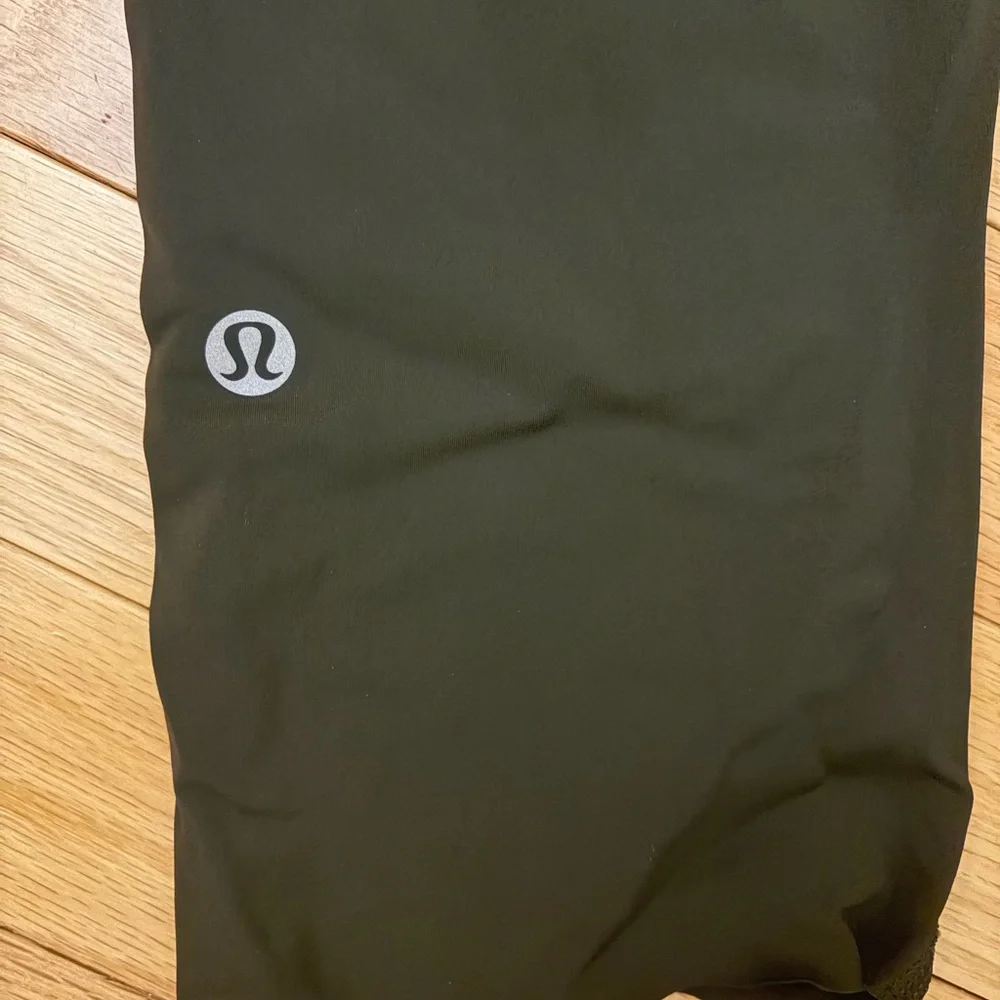 Lululemon Dark Green Capri Leggings